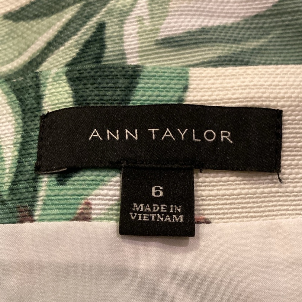 Ann Taylor Cream Skirt with Green Leaf Print - Picture 8 of 8